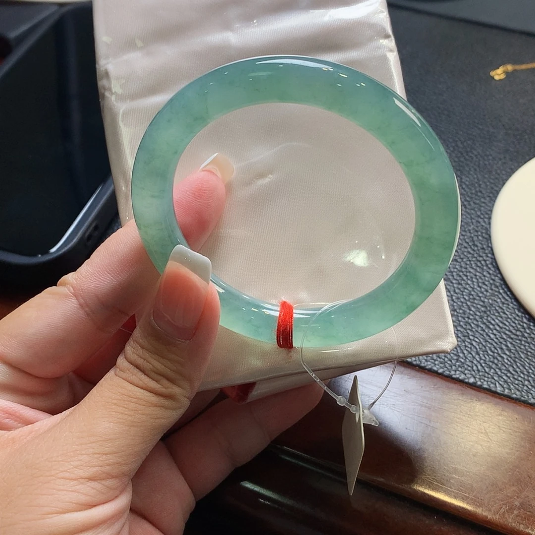 翡翠未镶嵌手镯冰种宝石绿圆条定金