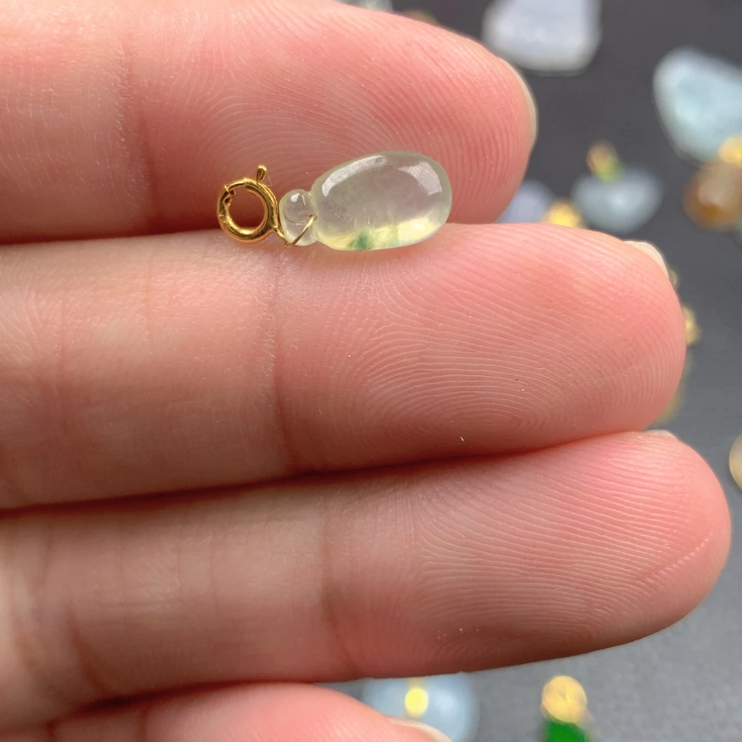 【闪购商品】颈饰18K金镶嵌翡翠