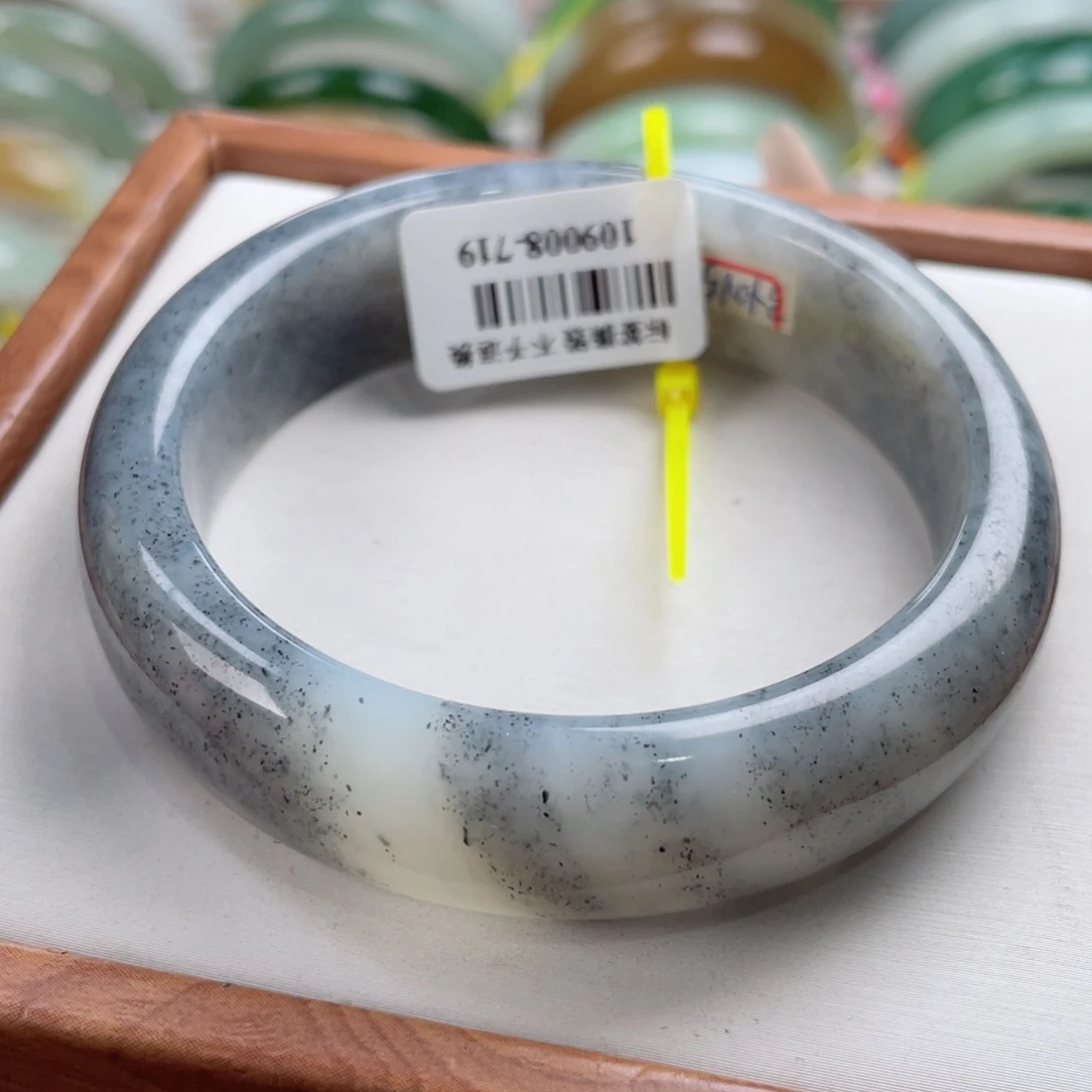 【闪购商品】和田玉手镯未镶嵌12 55/56