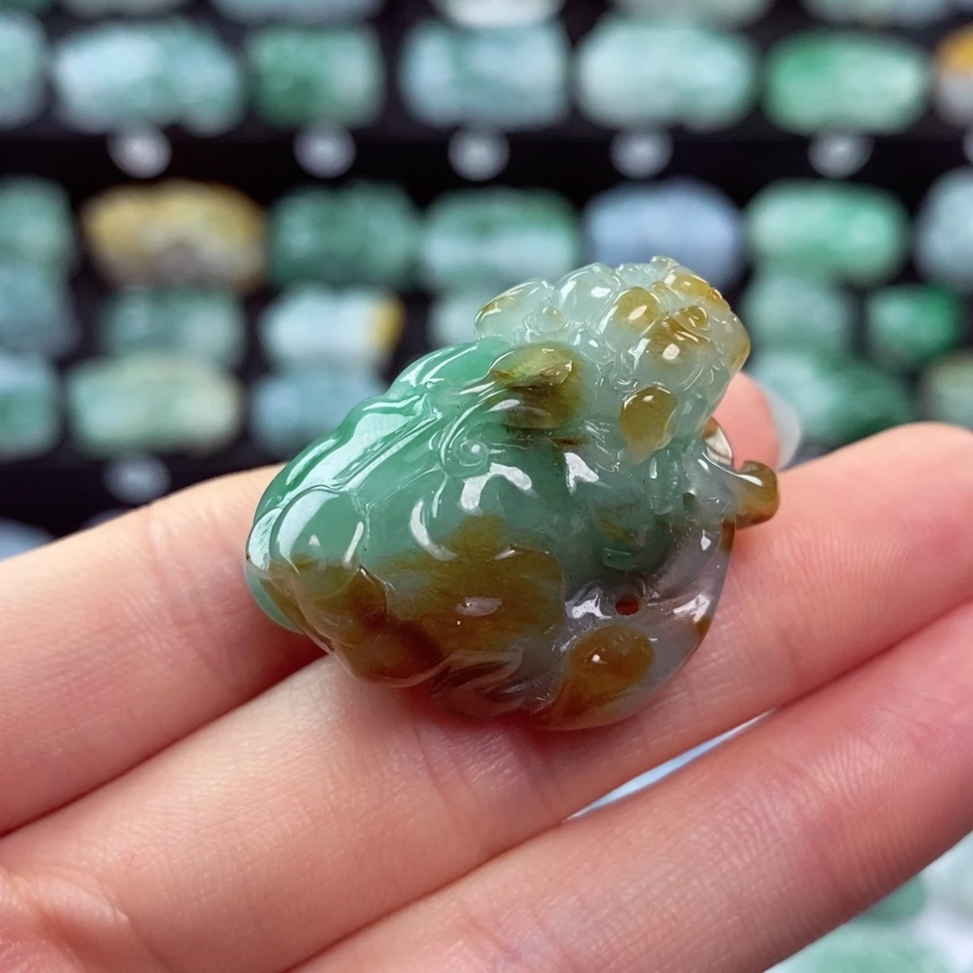 翡翠颈饰未镶嵌天然