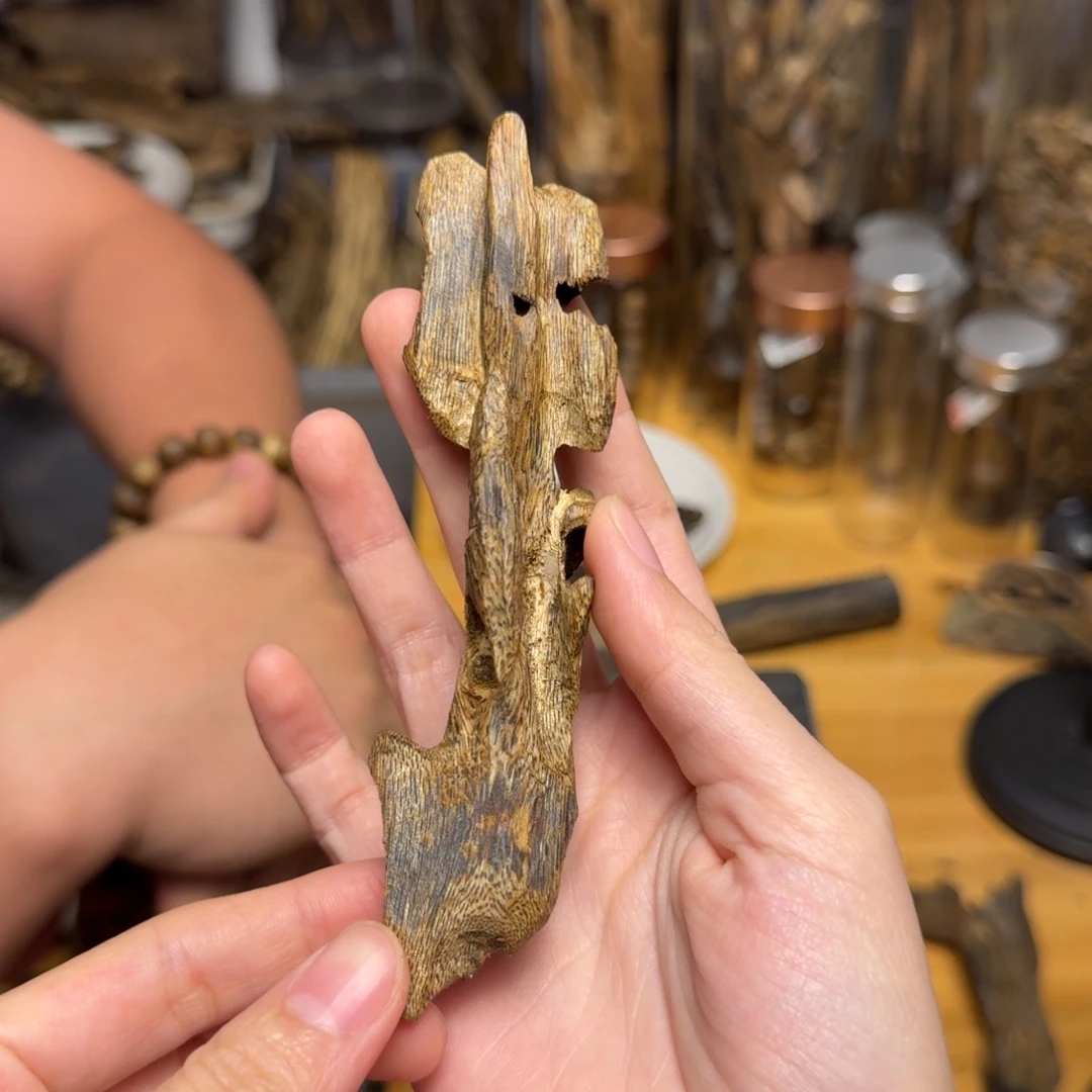 沉香碎屑沉香白棋块料16克