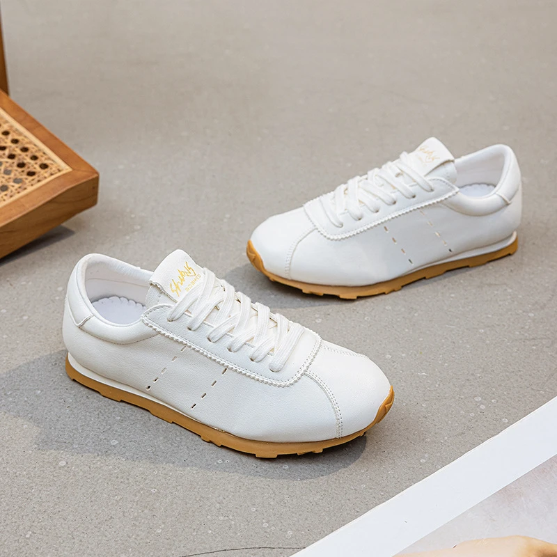 春夏新款薄款小白鞋女头层牛皮平底阿甘鞋系带休闲百搭运动板鞋女
