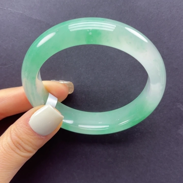 石英岩玉未镶嵌手镯