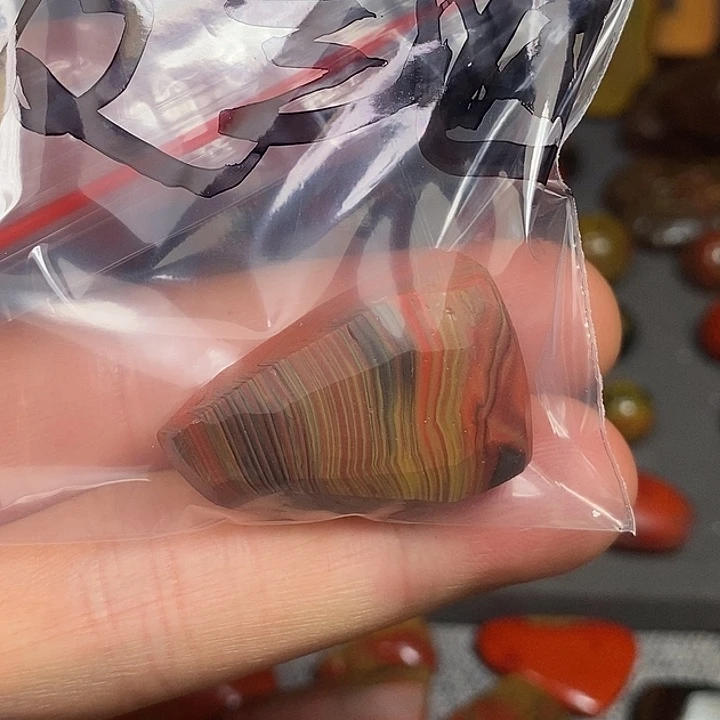 小***儿未镶嵌南红玛瑙挂件