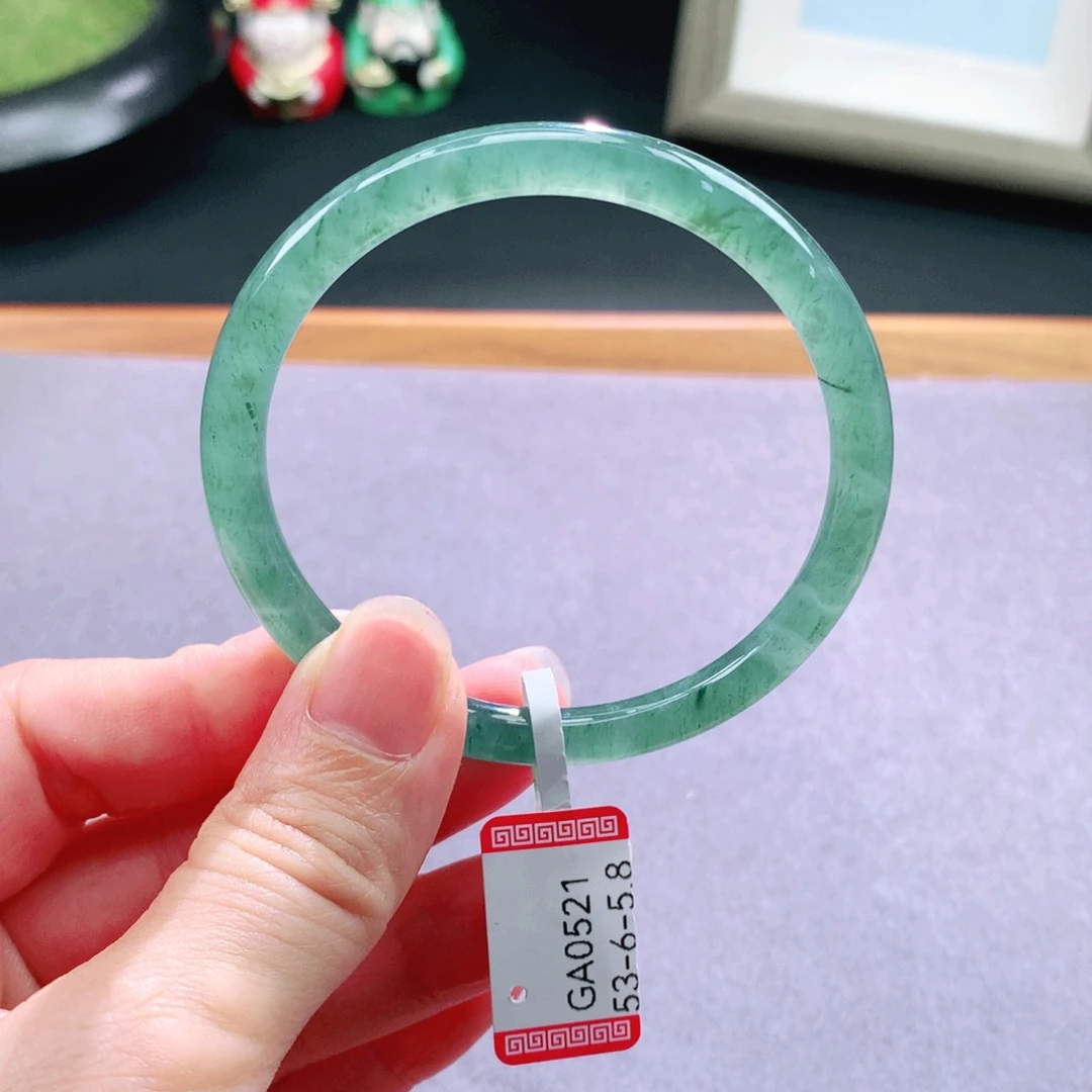 翡翠手镯未镶嵌天然翡翠手镯