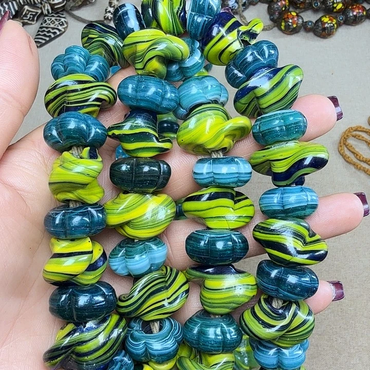 琉璃颈饰琉璃琉璃