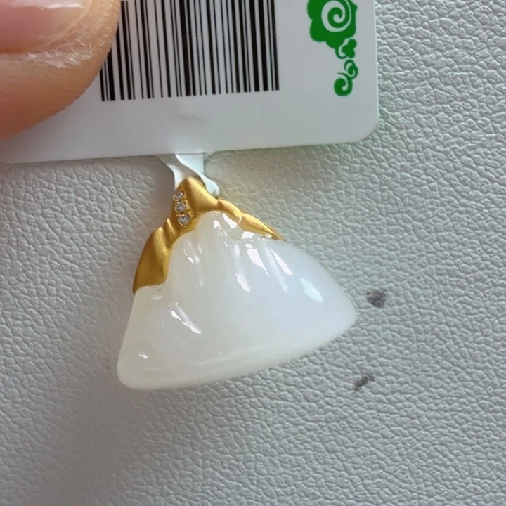 颈饰18K金镶嵌和田玉