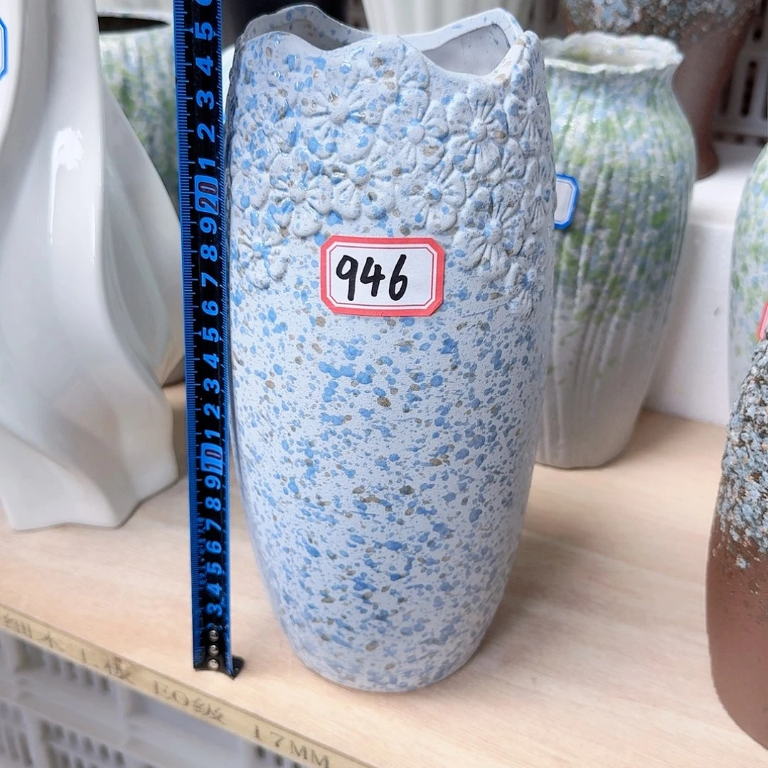 946号陶瓷高25.5厘米一个