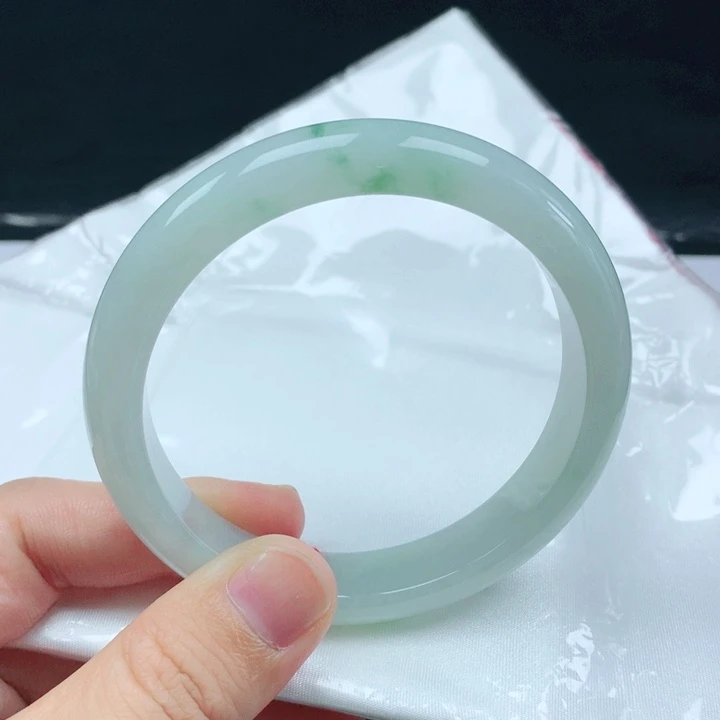 翡翠手镯未镶嵌天然翡翠手镯