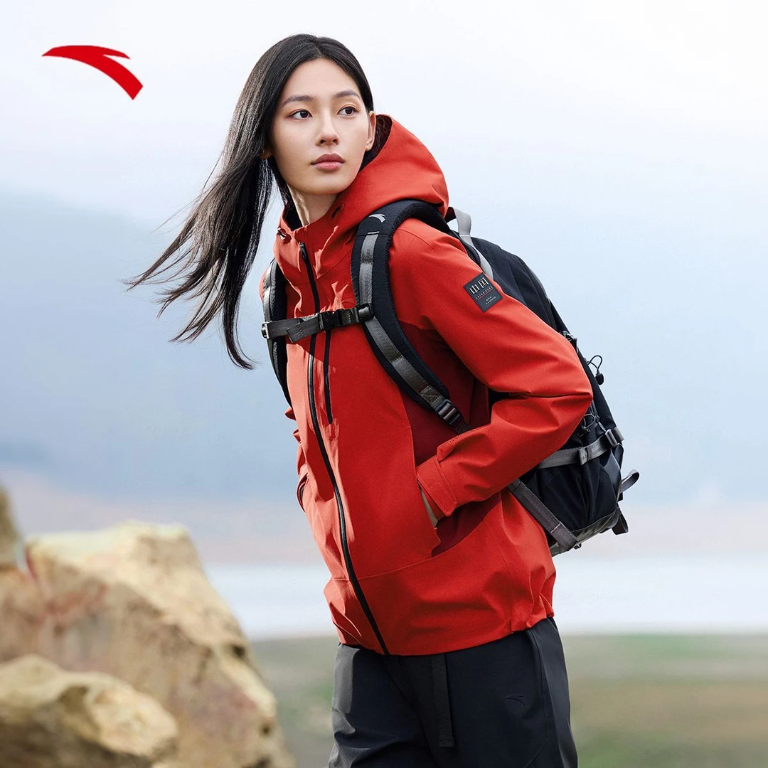 安踏硬壳冲锋衣女春季新款户外徒步登山服外套上衣