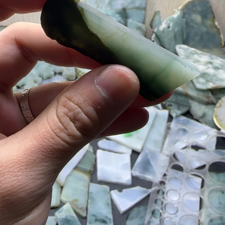 翡翠未镶嵌颈饰纯天然缅甸翡翠