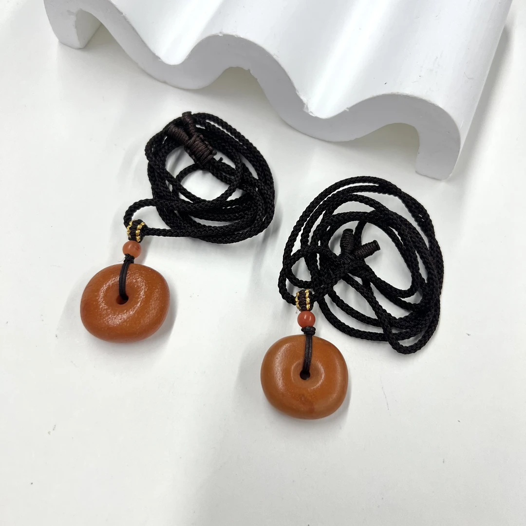 【小宝珠宝】14  T02978-蜜蜡藏扣吊坠-多样性发其一-尺寸不一