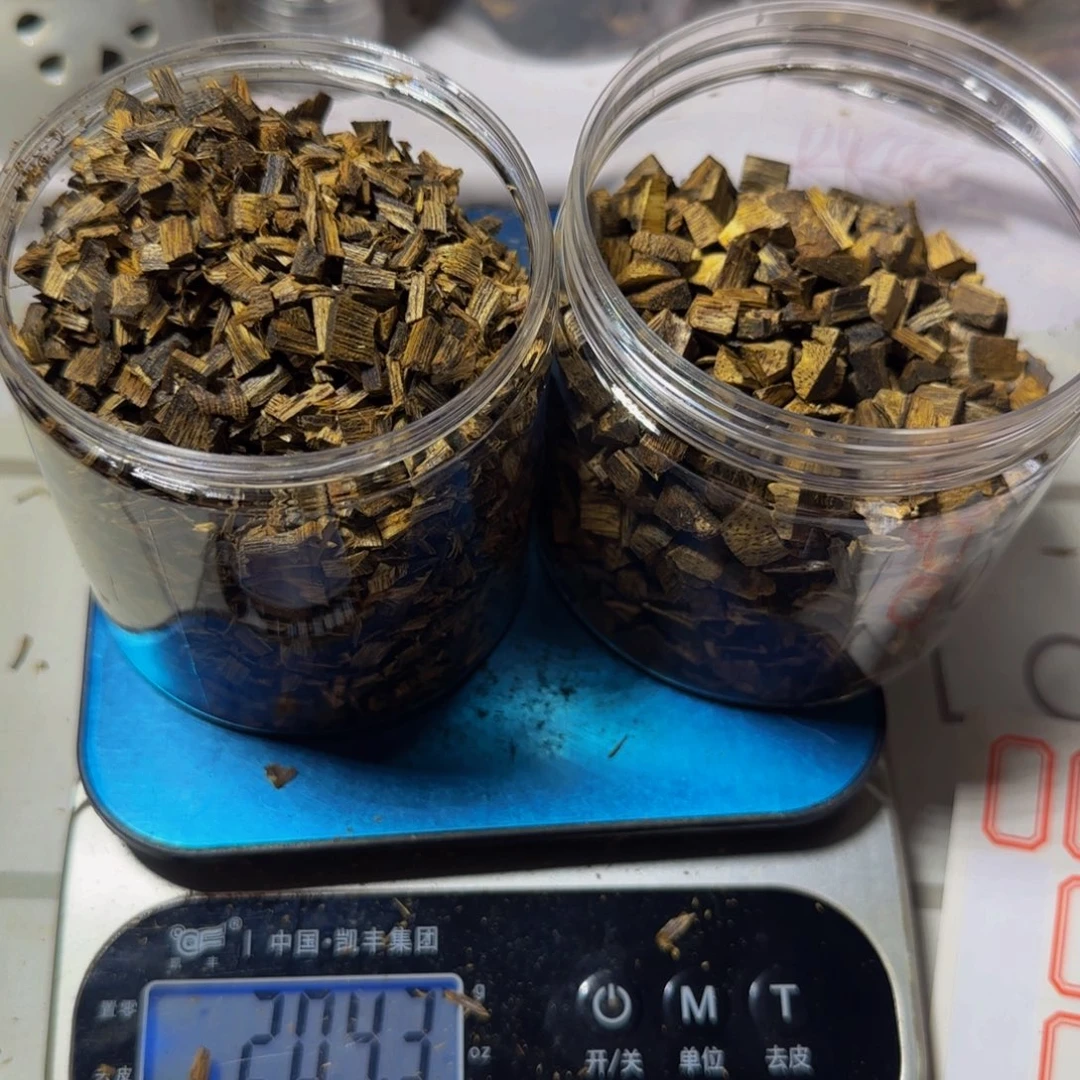 用***5沉香沉香碎屑乌身102克张勺子102克