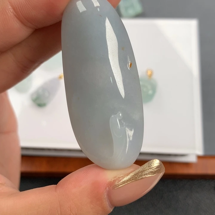 翡翠颈饰未镶嵌念**?悟到