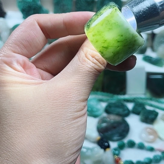 未镶嵌独山玉把件