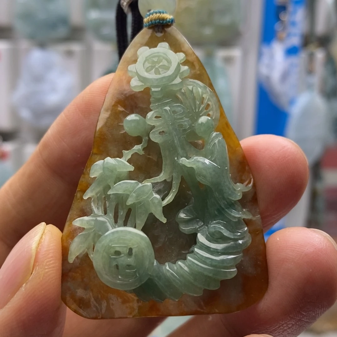 翡翠颈饰未镶嵌悟道