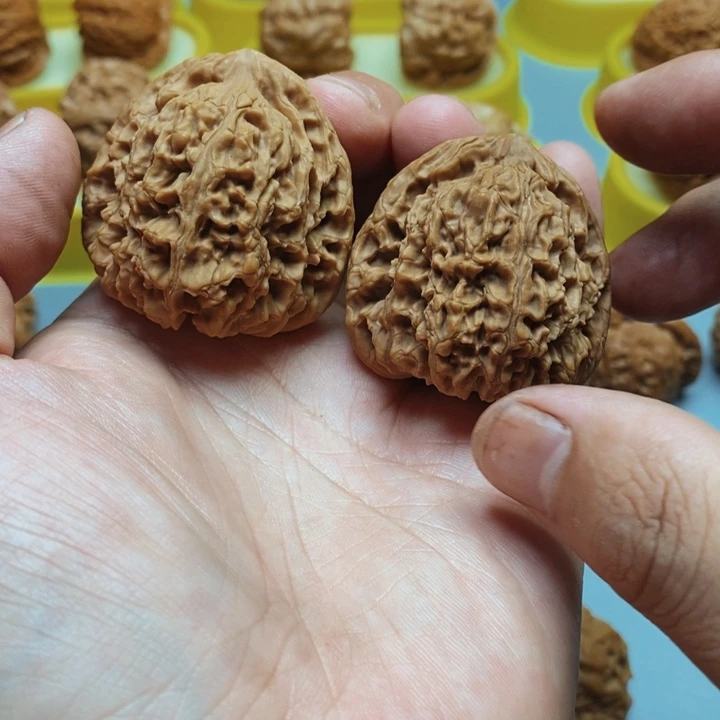 哈***拉文玩核桃把件8号核桃