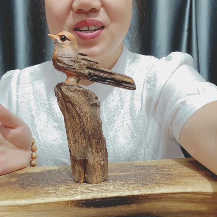 摆件快****机百年树的设计风格