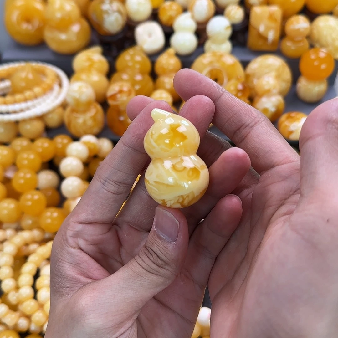 琥珀未镶嵌珠宝奇石