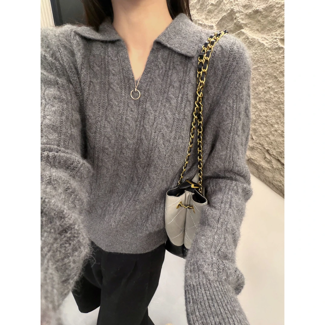 /翻领麻花/韩系翻领麻花纹简约针织衫女 胸围50 衣长57 23005