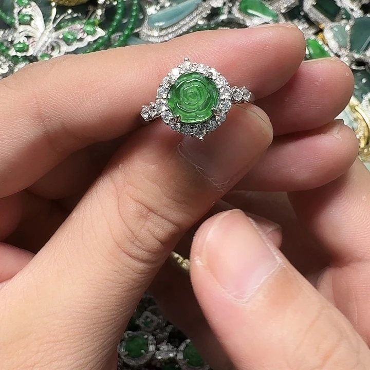 翡翠未镶嵌戒指天然A货翡翠放漏