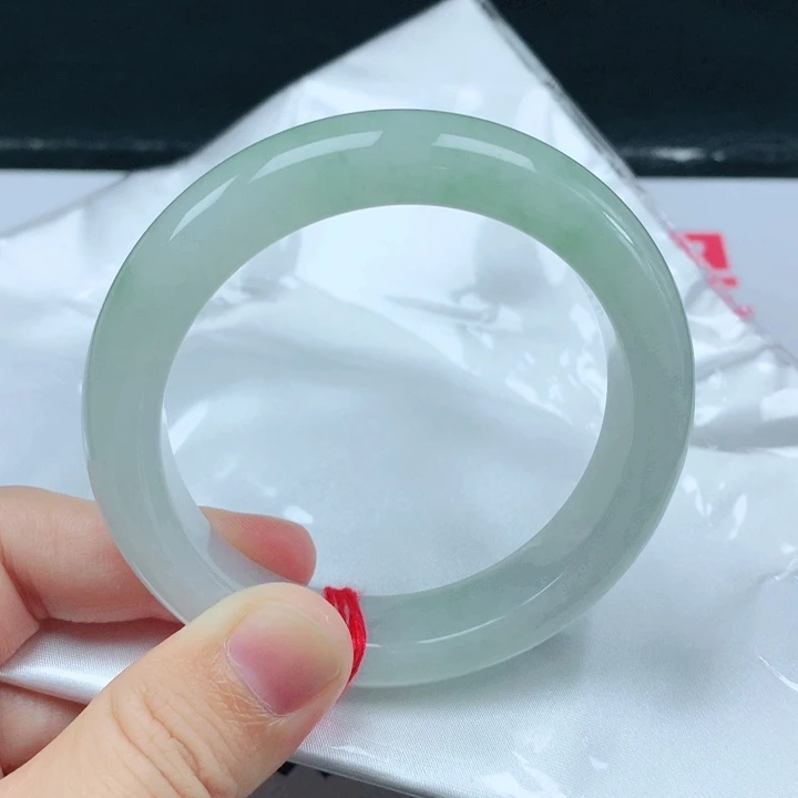 翡翠手镯未镶嵌天然翡翠手镯