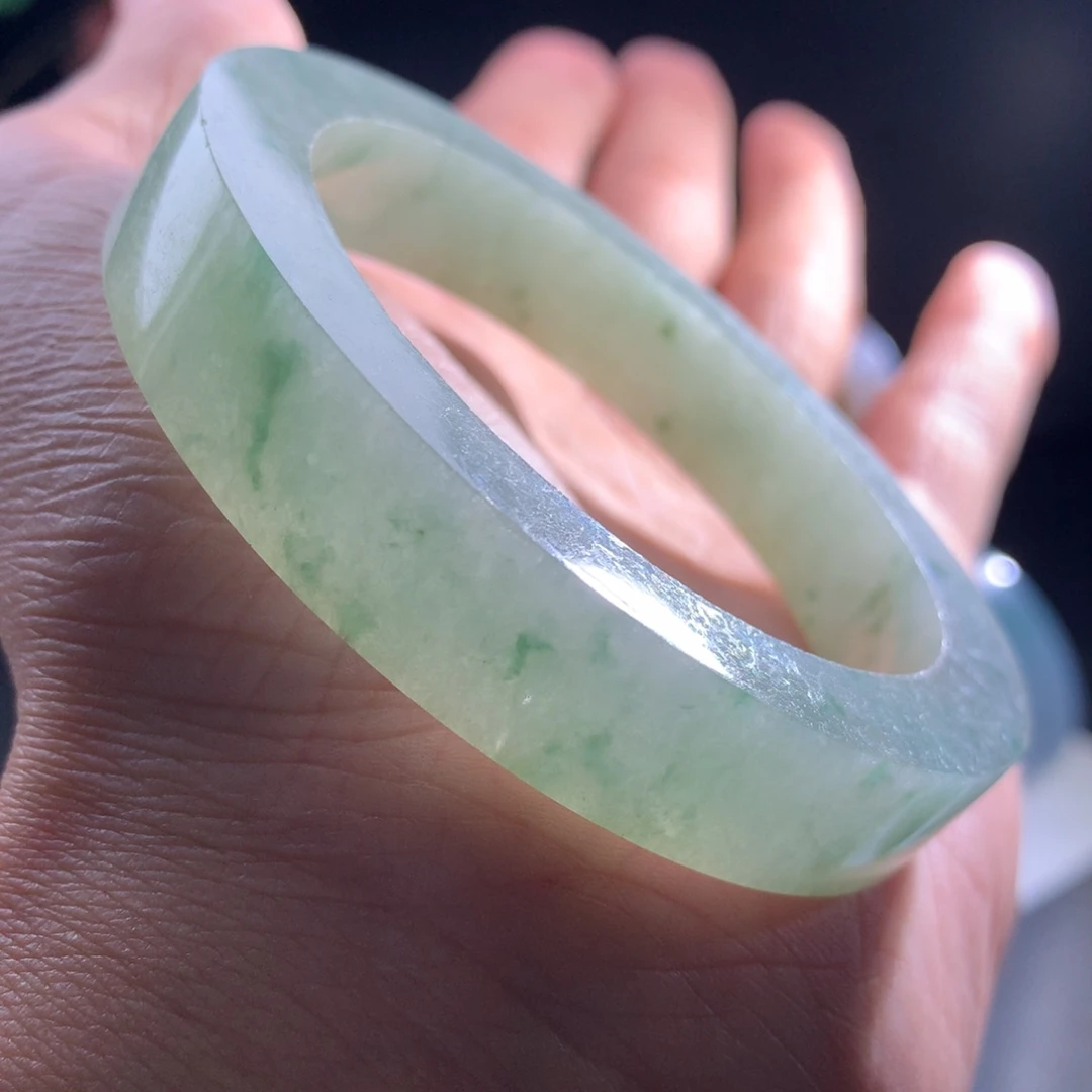 定制翡翠未镶嵌手镯