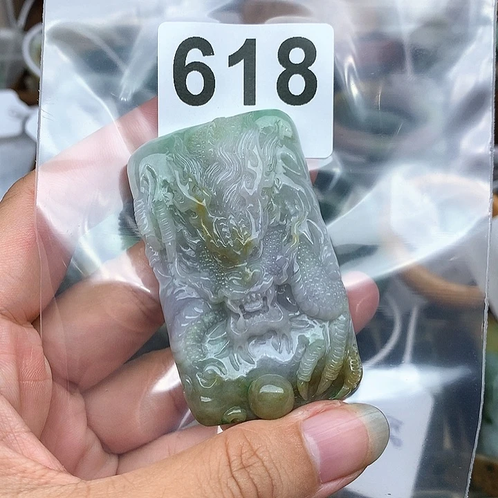 翡翠未镶嵌颈饰陈****?翡翠