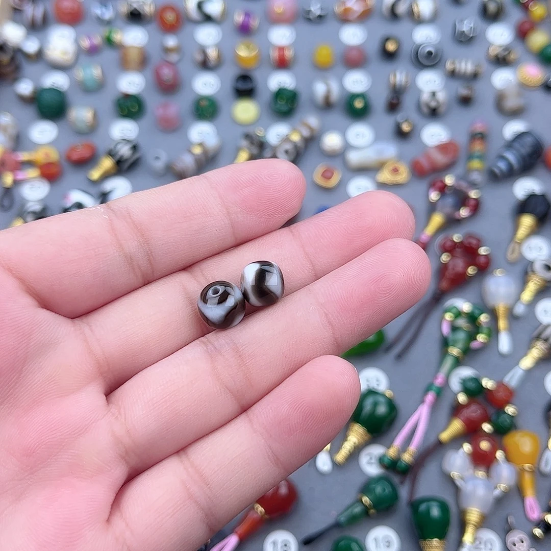 齐***呛玛瑙/玉髓饰品未镶嵌