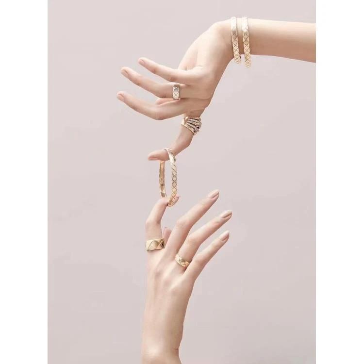 戒指 #沐南专项#001戒指双T菱格黑陶瓷灵蛇 满钻铜钱戒指