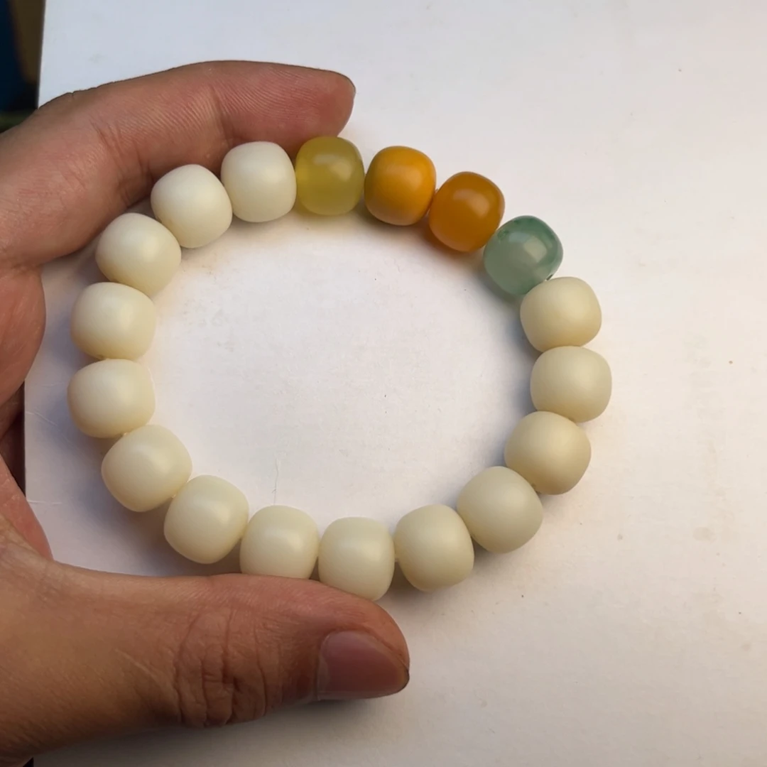 石英质玉（缅黄）未镶嵌颈饰