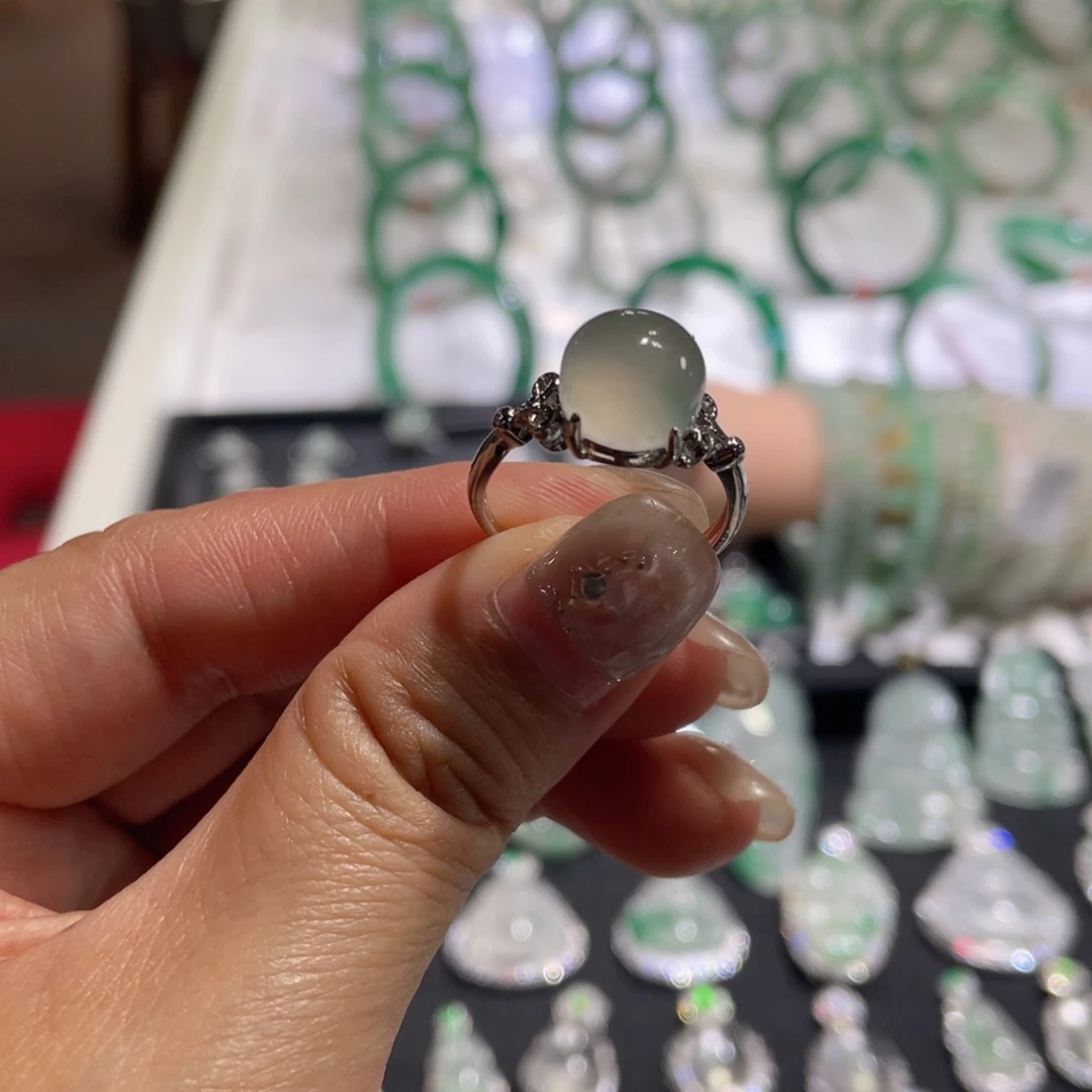 石英质玉未镶嵌戒指