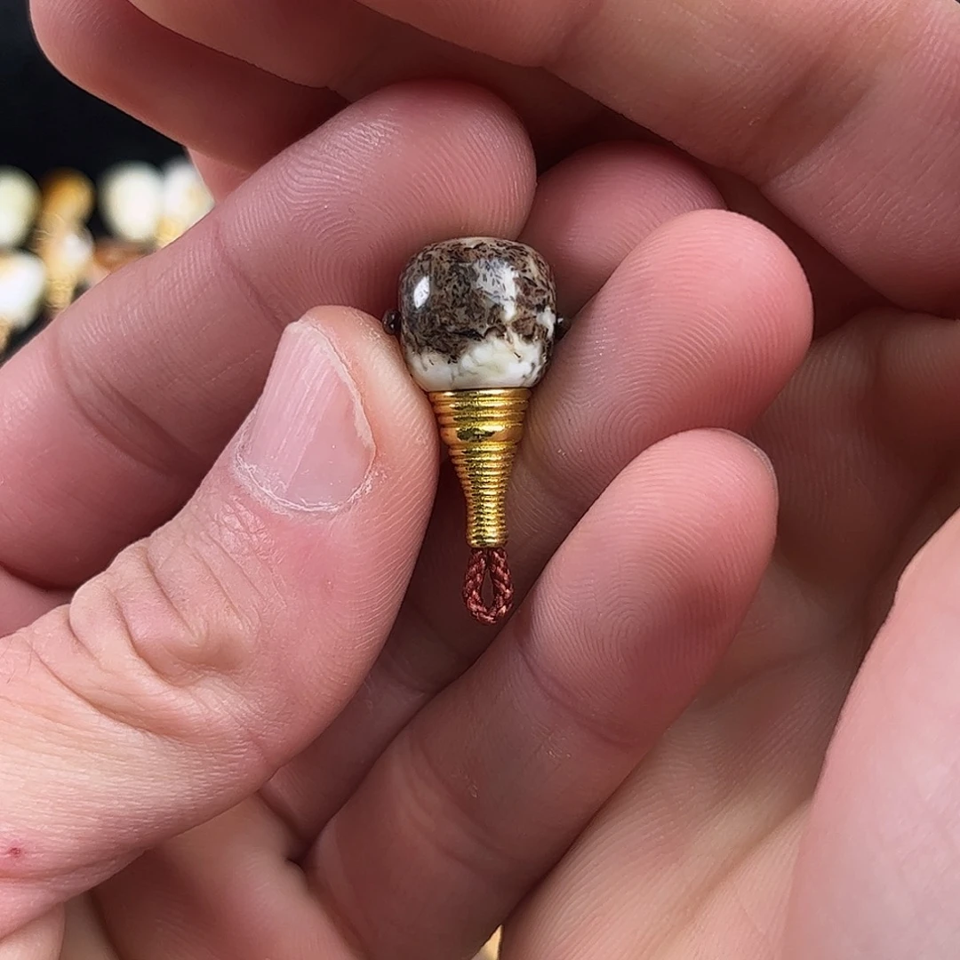 蜜蜡未镶嵌珠宝奇石