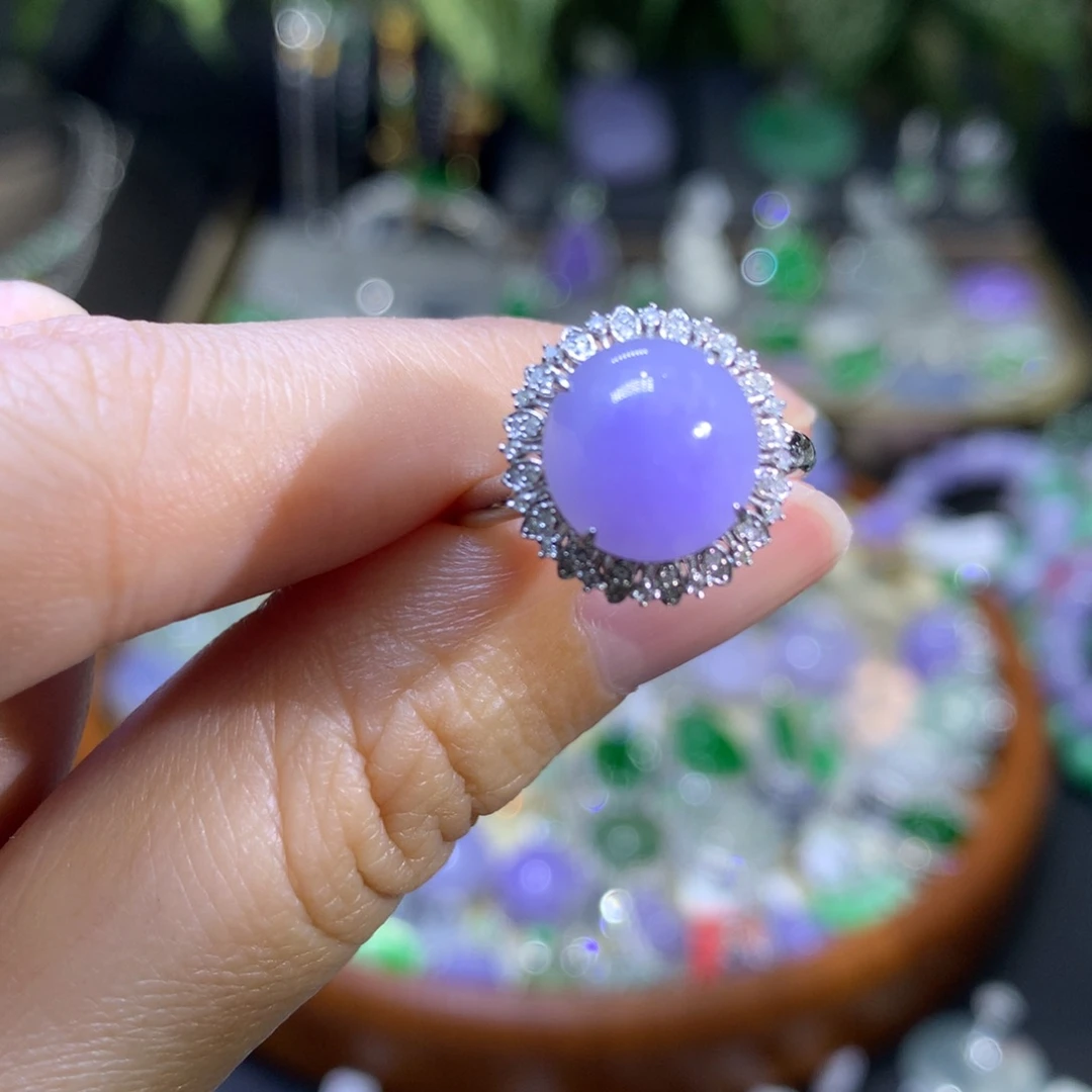 颈饰18K金镶嵌翡翠