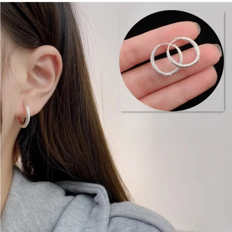 耳环2025年新款小众设计感高级精致通勤女耳圈耳扣圈圈