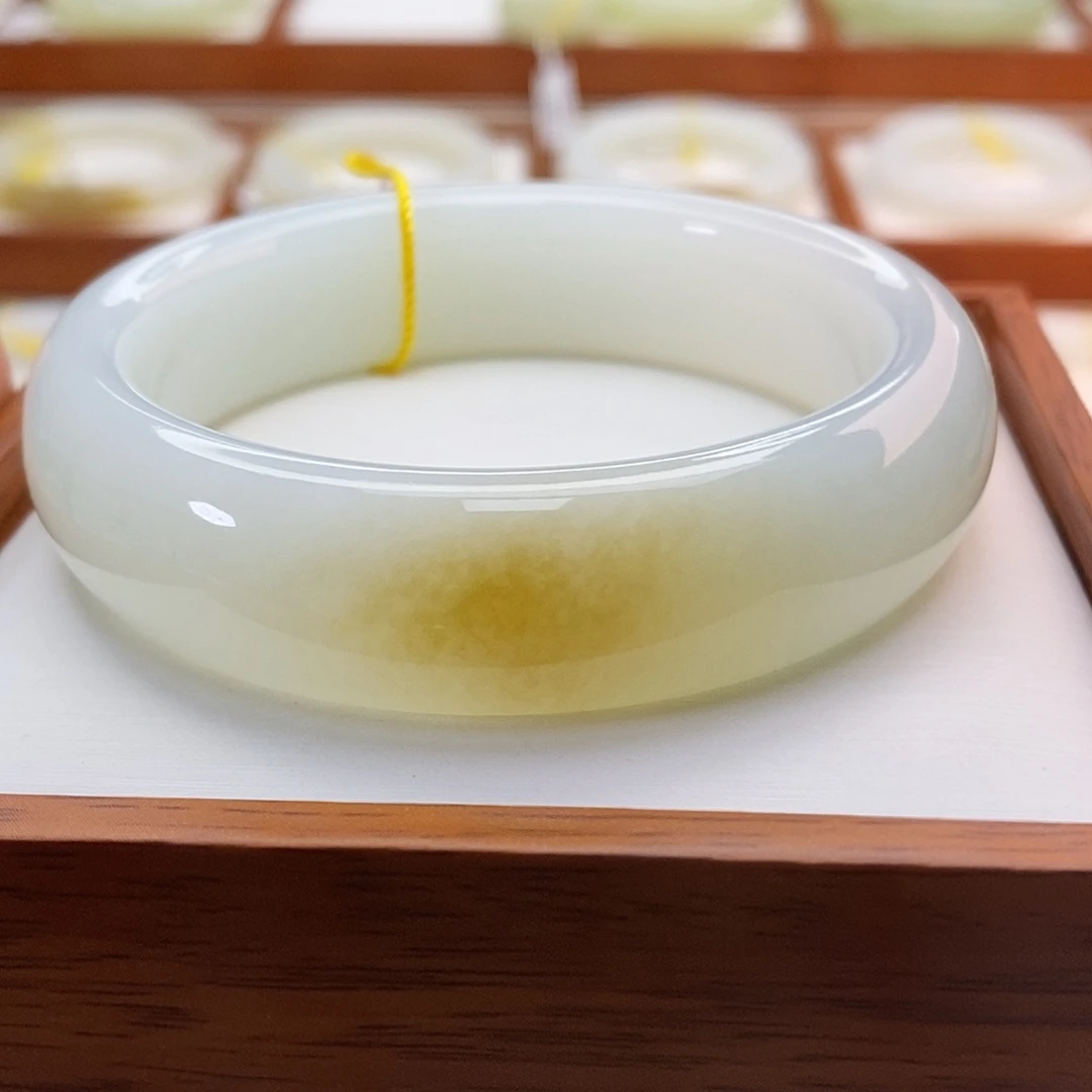 手链未镶嵌和田玉（糖玉）