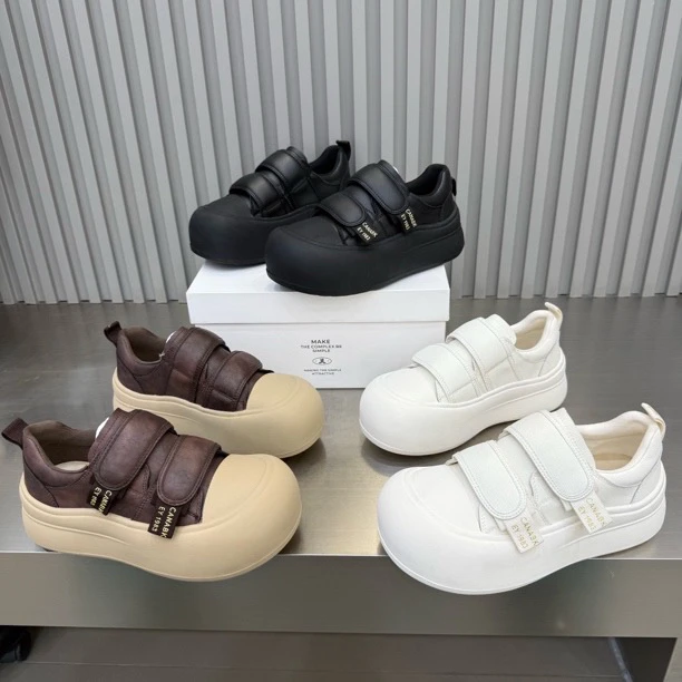 时尚百搭皮面休闲鞋舒适百搭软底软面休闲鞋春秋款