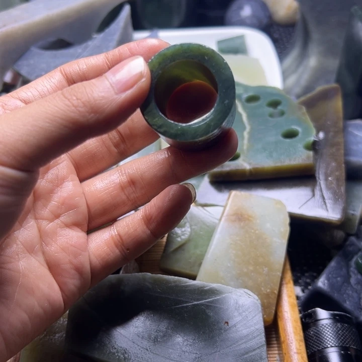 枫****和田玉（糖玉）未镶嵌挂件