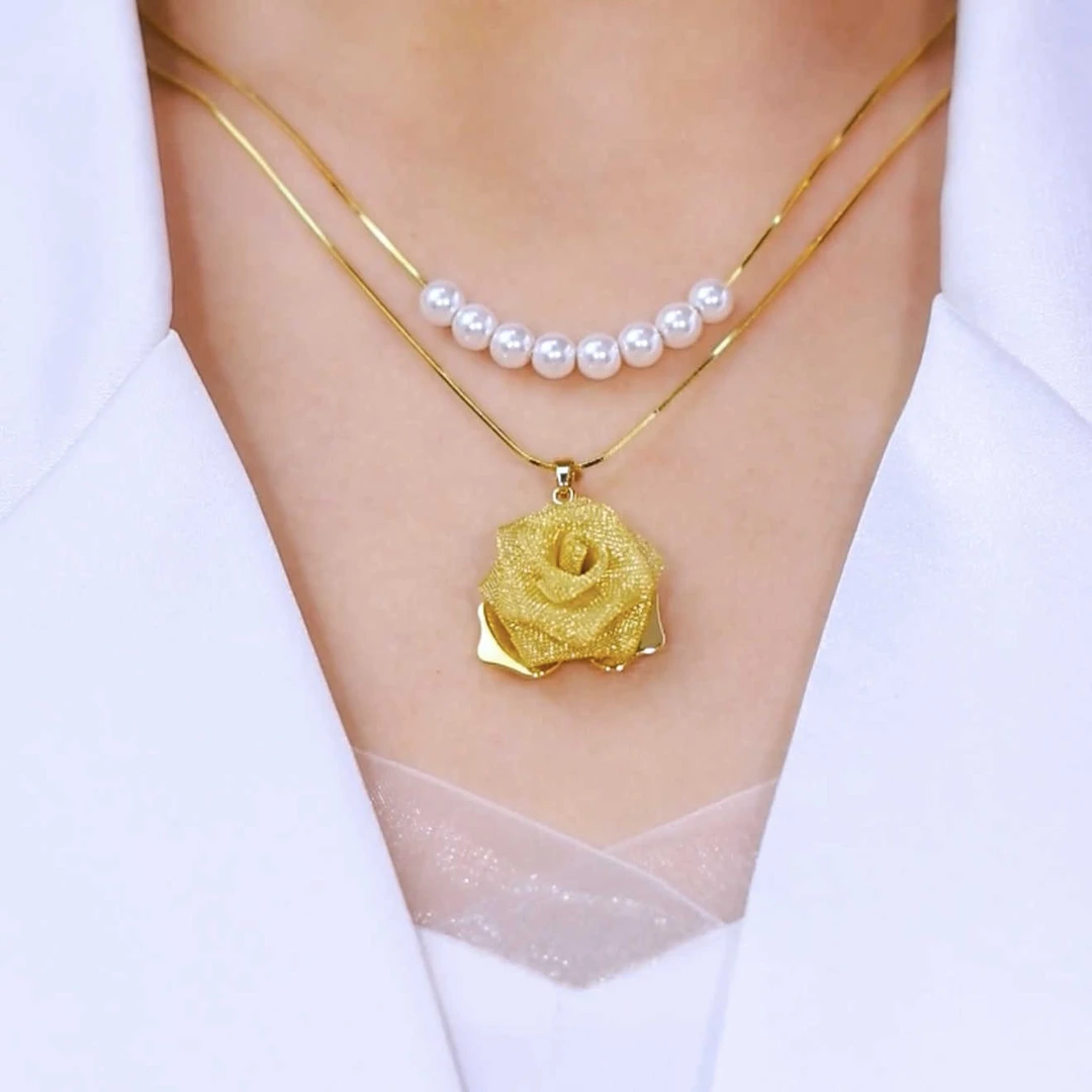 铜合金项链 双层叠戴金色玫瑰花珠珠项链女气质百搭高级感锁骨链