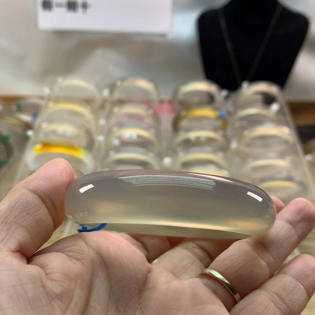 手镯玛瑙/玉髓未镶嵌
