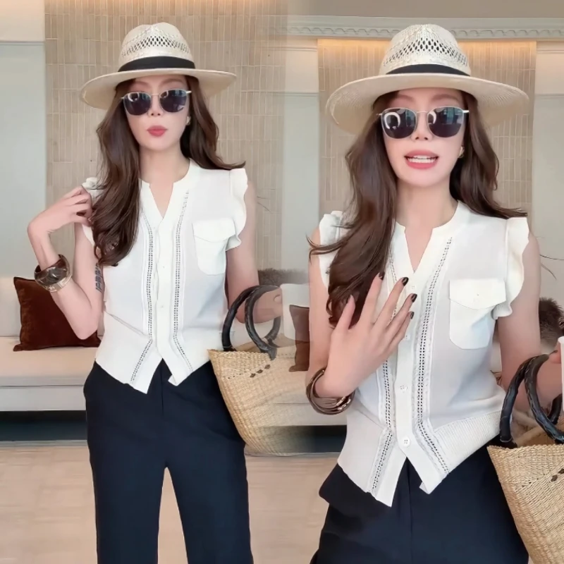 法式气质简约无袖针织背心女2025夏季新款时尚百搭别致V领上衣