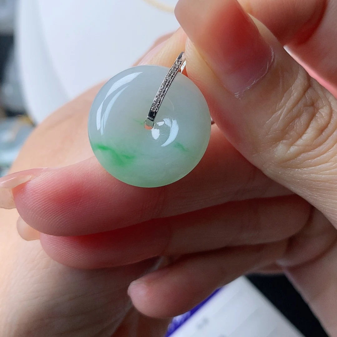 【闪购商品】翡翠18K金镶嵌吊坠(赠链)