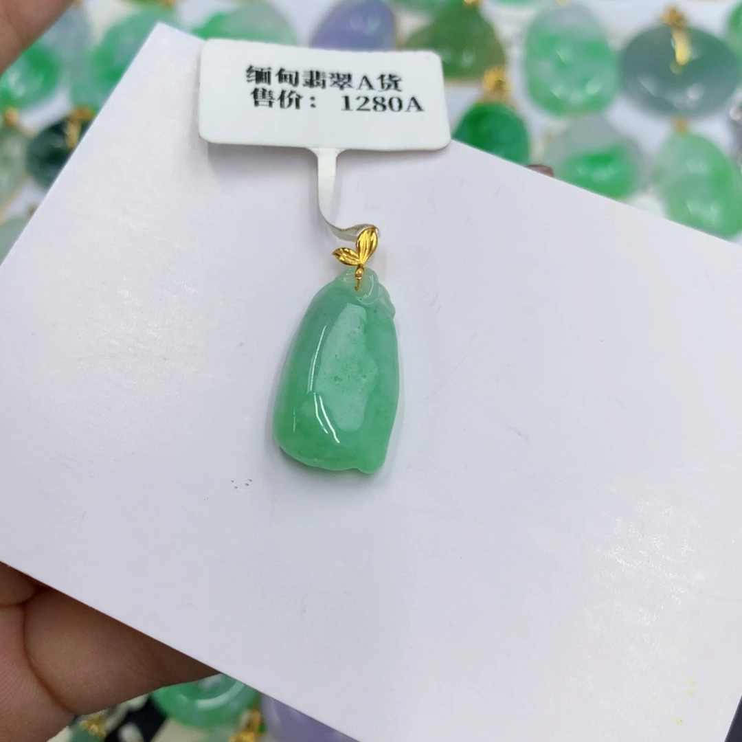 颈饰18K金镶嵌翡翠翡翠