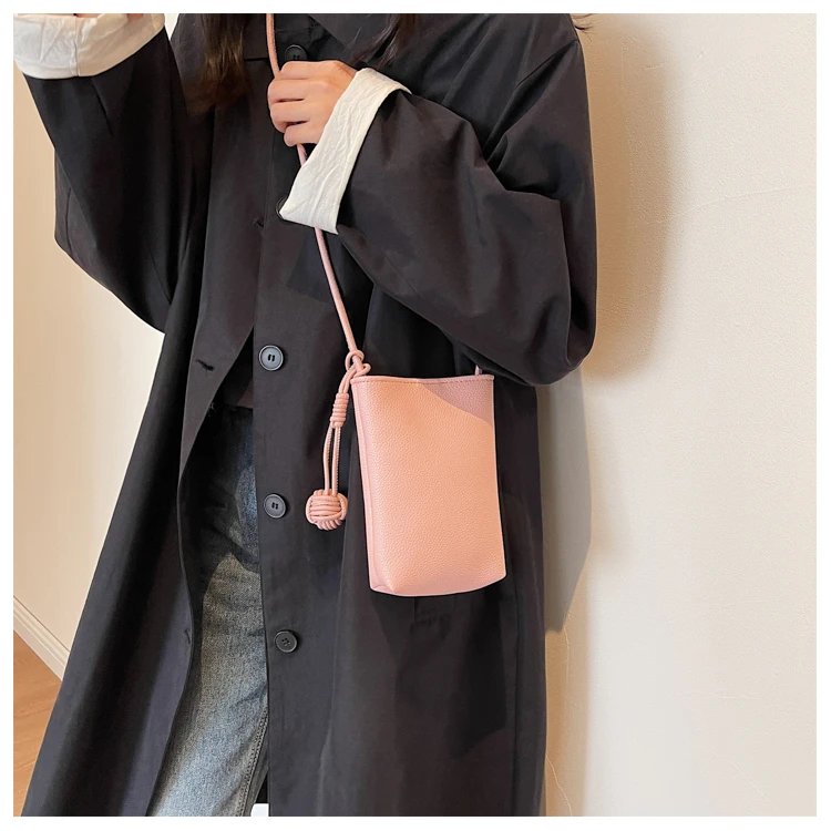 高级感洋气夏天斜挎迷你上班杂物随身小包包女2025新款散步手机包