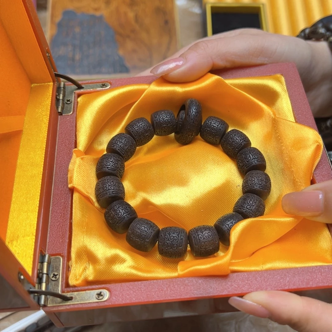 大叶紫檀（黑酸枝木类）