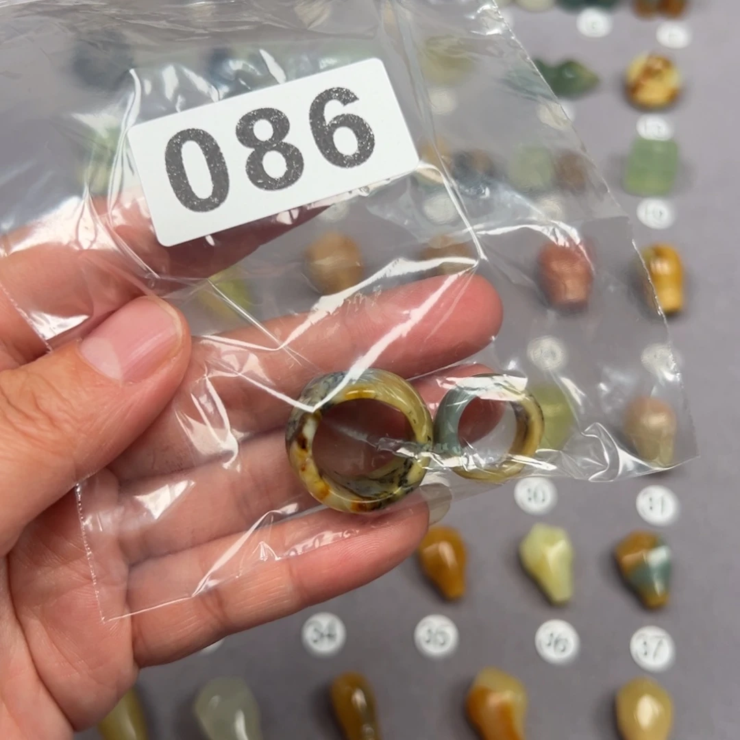 未镶嵌蛇纹石玉颈饰隔**方