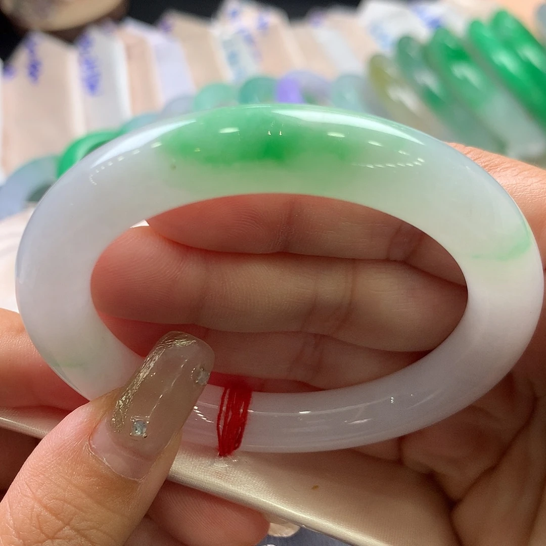 翡翠未镶嵌手镯52圆条