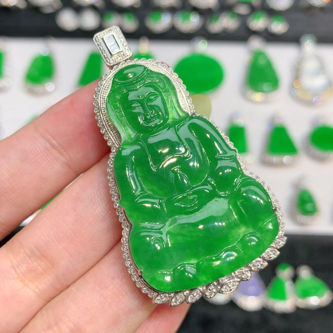 T***9翡翠18K金镶嵌颈饰吊坠