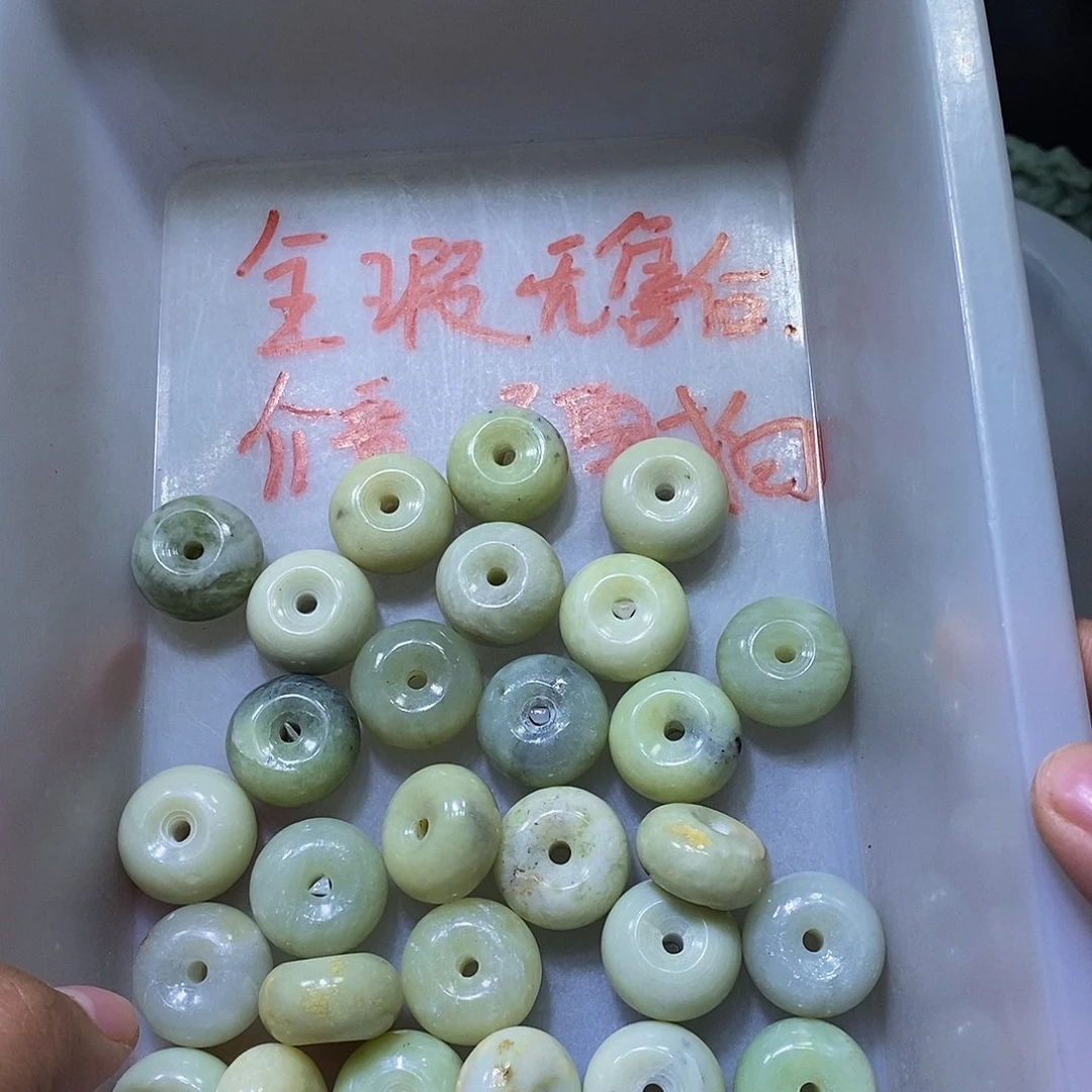 合金蛇纹石玉颈饰18