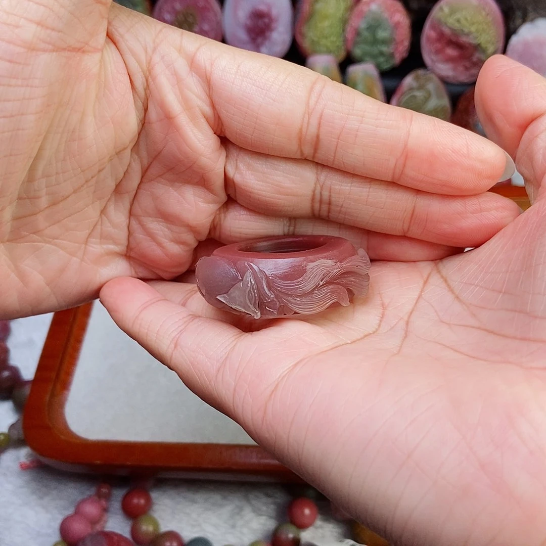 未镶嵌石英质玉（盐源）珠宝半成品